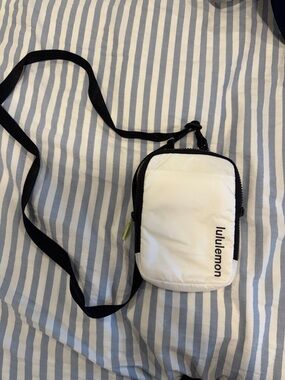 Lululemon Easy Access Crossbody Bag